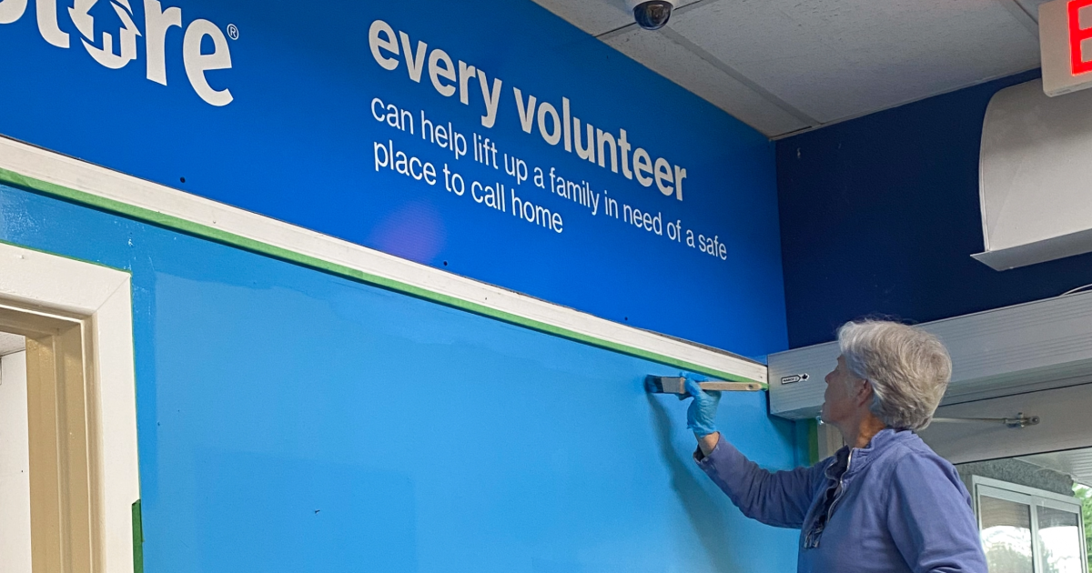 Volunteers Team Up with… Habitat for Humanity Vancouver Island North